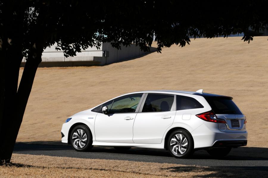  Honda Jade Hybrid 2015 года  (фото 11 из 30)